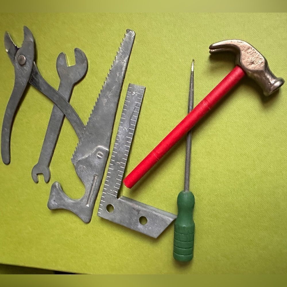Vintage Retro Tool Set – A Timeless Treasure for Collectors & Nostalgia Lovers
